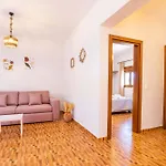 Enalia Apartman *